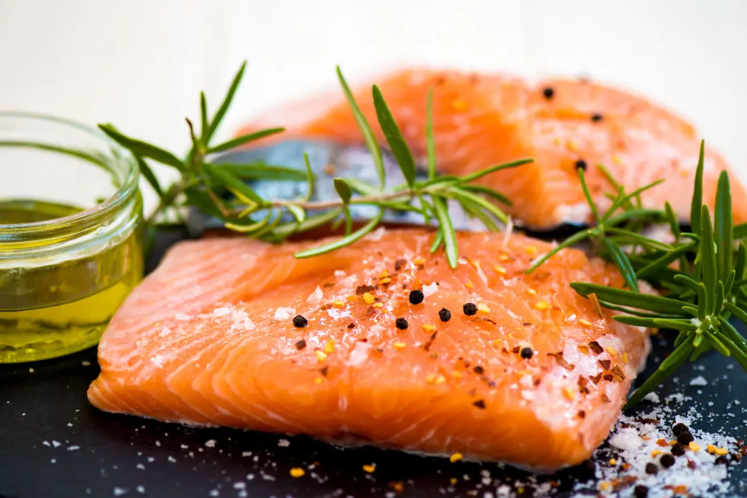 Salmón a las Finas Hirbas